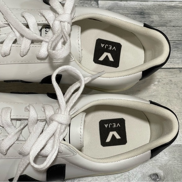 NEW.! VEJA MEN'S ESPLAR SNEAKER - EXTRA WHITE BLACK - SIZE - 7 .US/ 40 .EU $150 - Picture 8 of 10